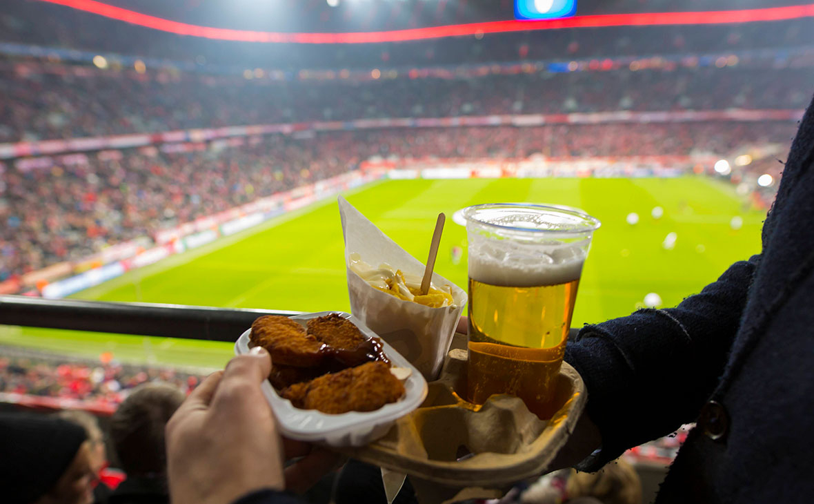 В Госдуме назвали возможные сроки возвращения пива на стадионы